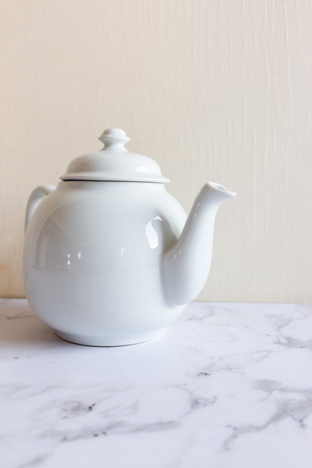 vintage French porcelain tea pot, 1 L