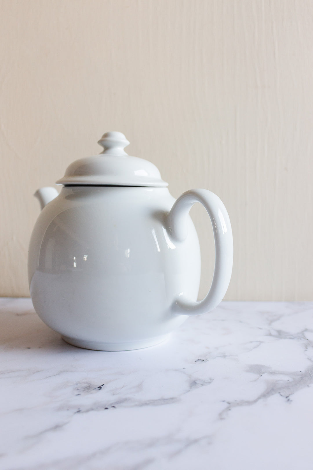 vintage French porcelain tea pot, 1 L