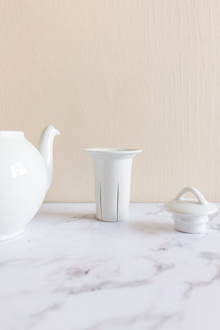 vintage French porcelain tea pot with infuser, 500 ml