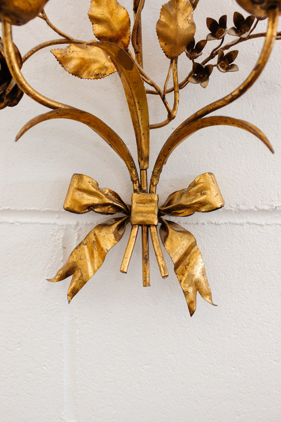 midcentury Italian gilt foliate wall sconce