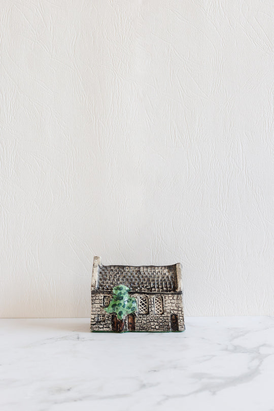 “britain in miniature” collectible by tey pottery — no. 40 meeting house
