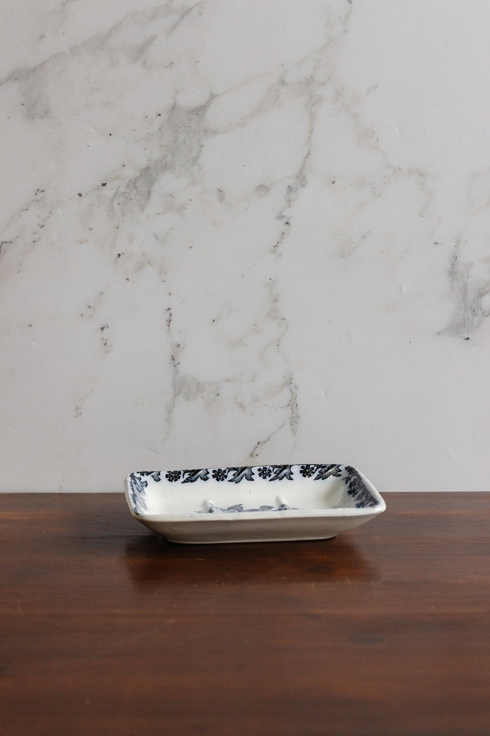 st. Amand "anémone" ironstone soap dish