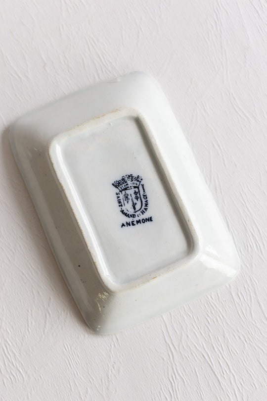 st. Amand "anémone" ironstone soap dish