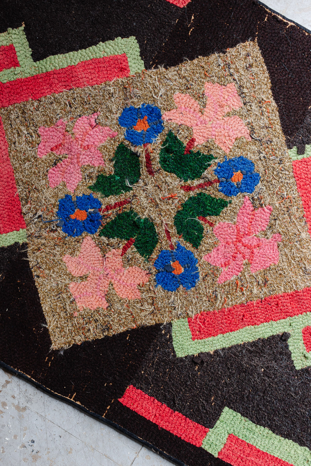 art deco style english hook rug