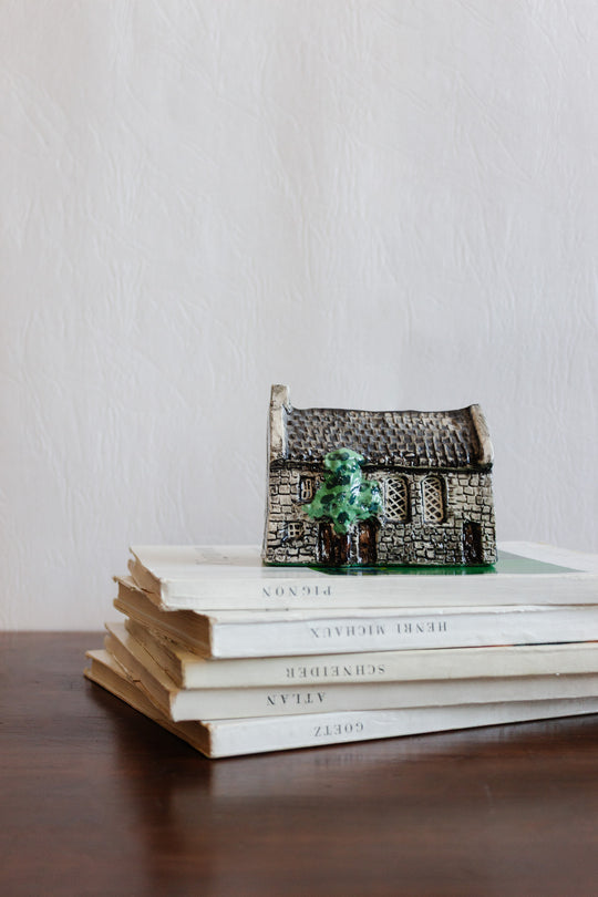“britain in miniature” collectible by tey pottery — no. 40 meeting house