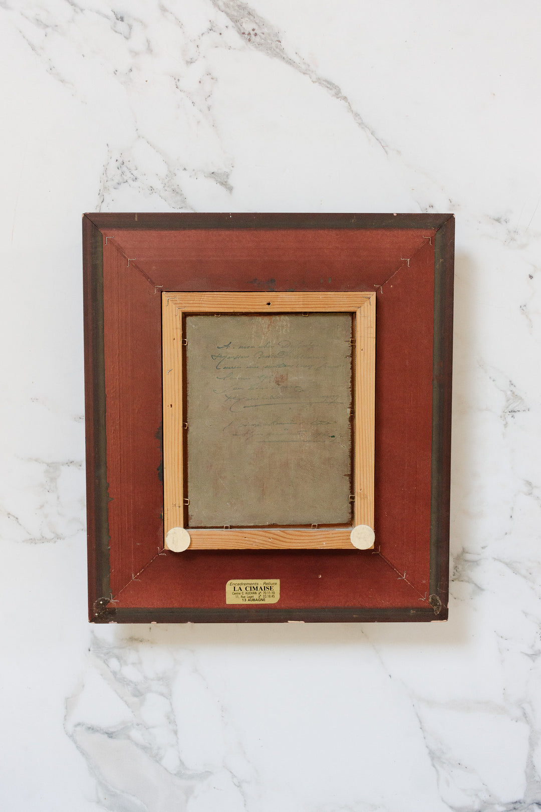 à travers les arbres