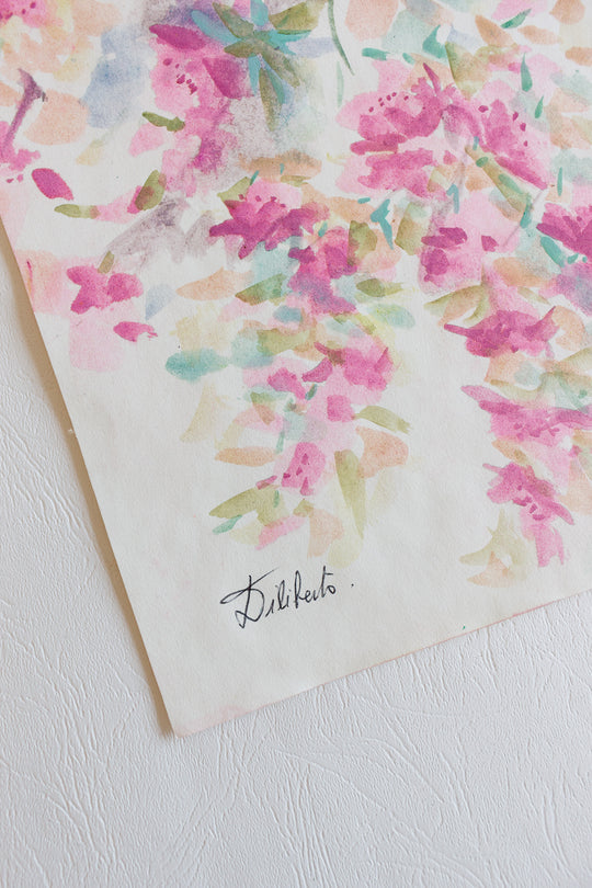 les fleurs roses suspendues