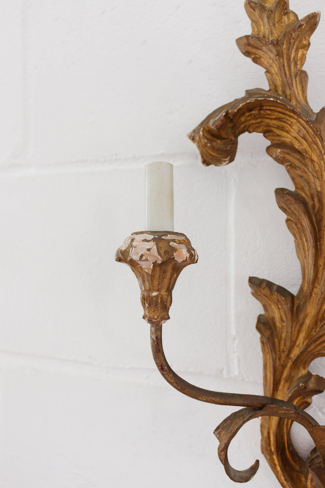 pair of turn of the century italian gilt wood acanthus leaf wall sconces