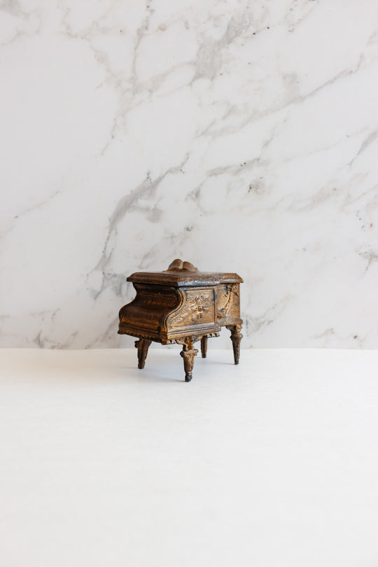 antique french gilt metal piano boîte de bijoux