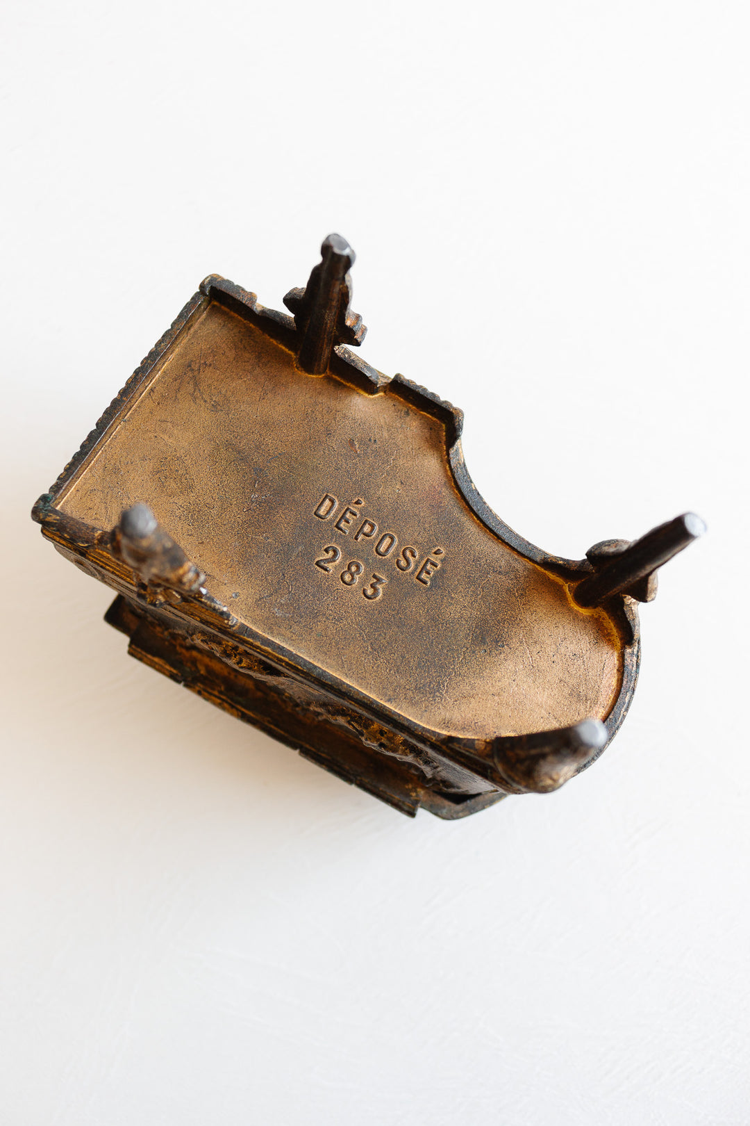 antique french gilt metal piano boîte de bijoux