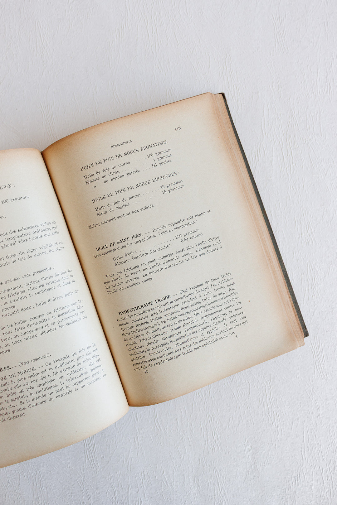 1907 "mon docteur: médecine et hygiène" hardcover book with coloured plates