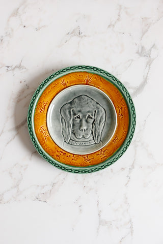 1920s French majolica plate, “Yvan le chien”