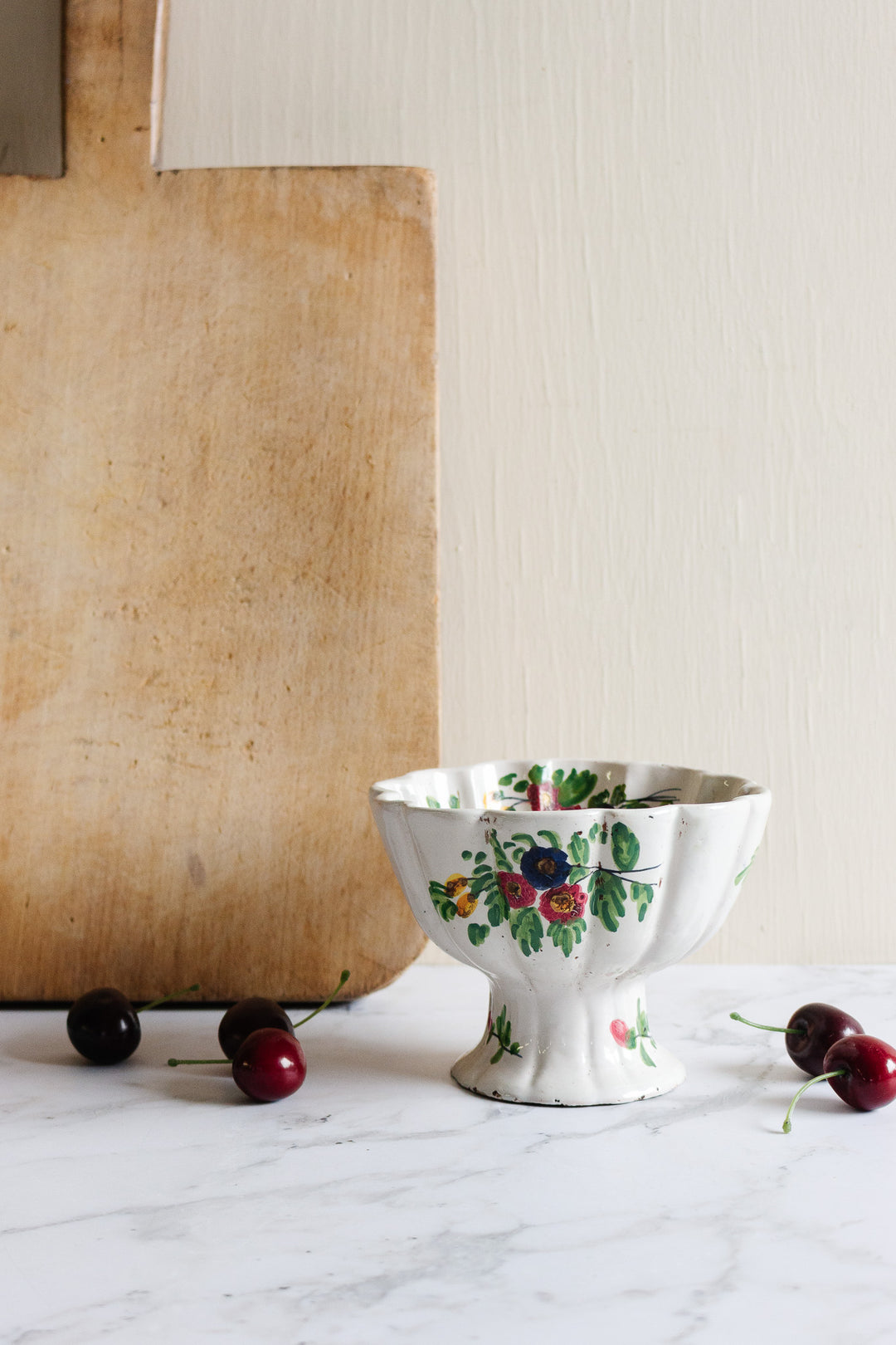 vintage italian hand painted scalloped pedestal bowl
