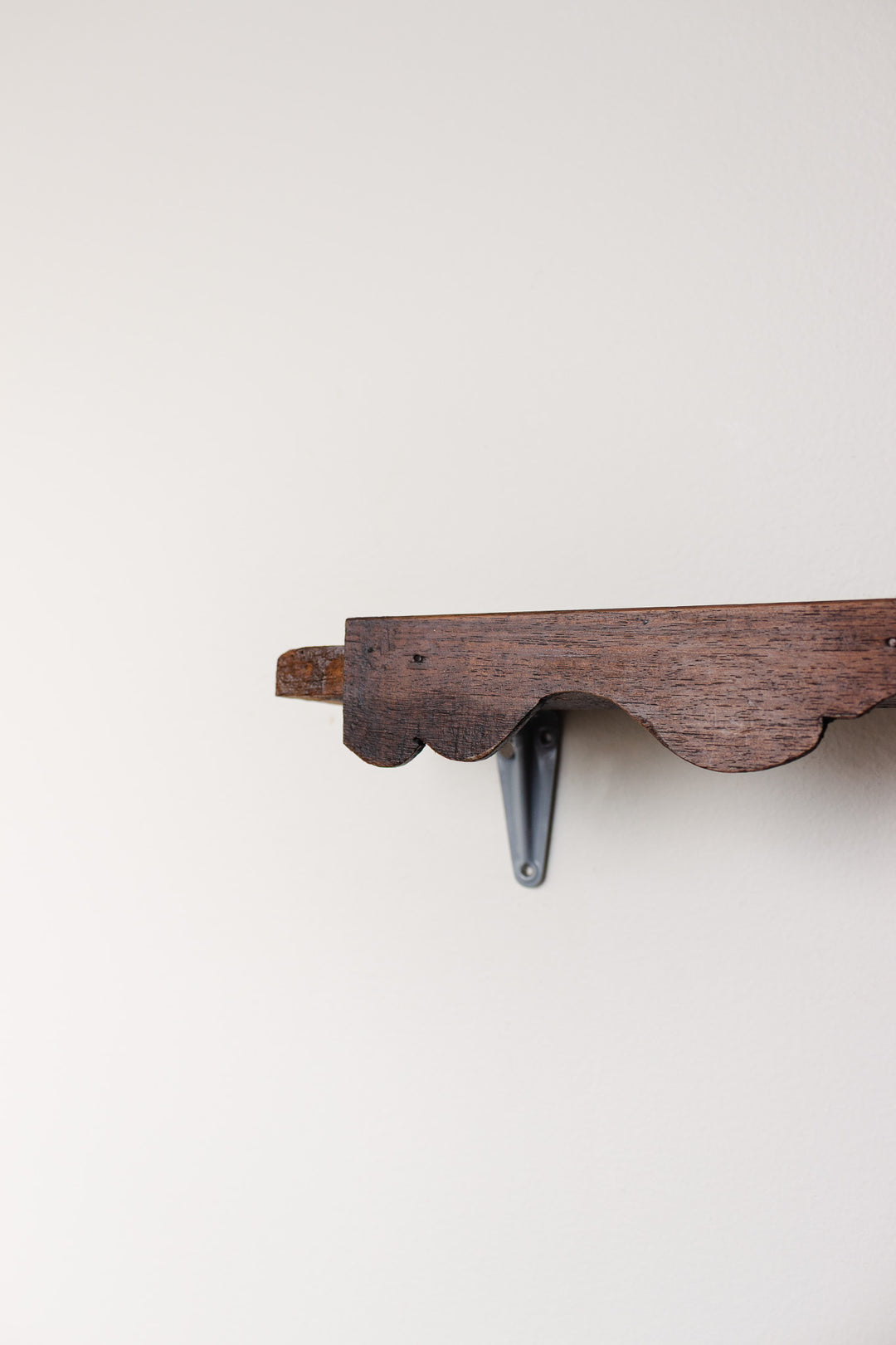 antique french scalloped oak shelf