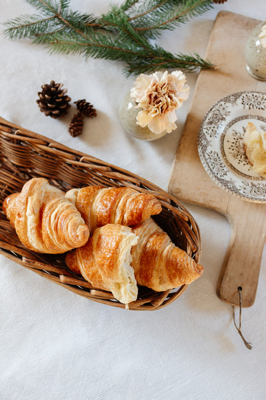 vintage french baguette basket