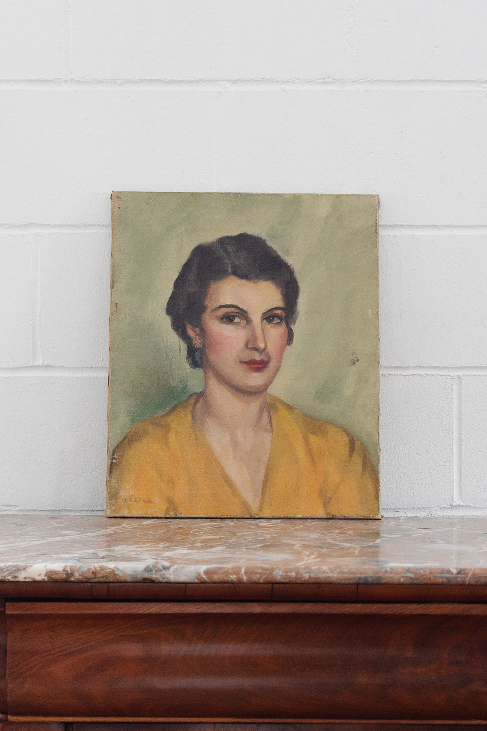 la madame en jaune