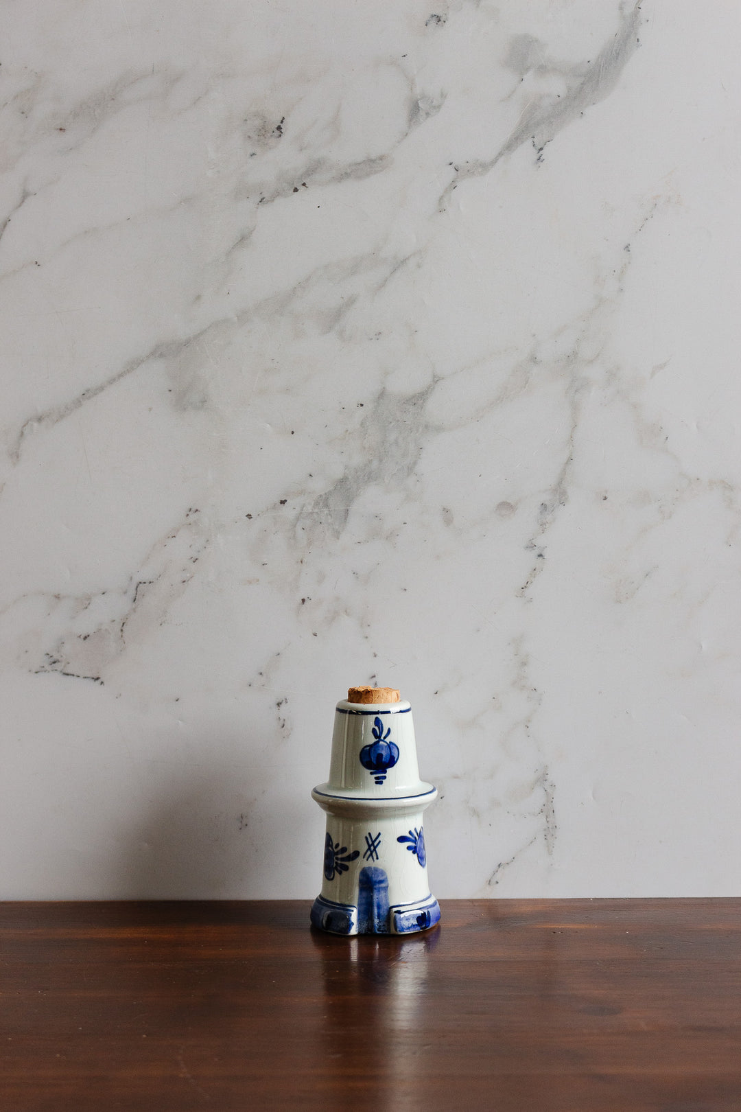 vintage delft blue and white shaker