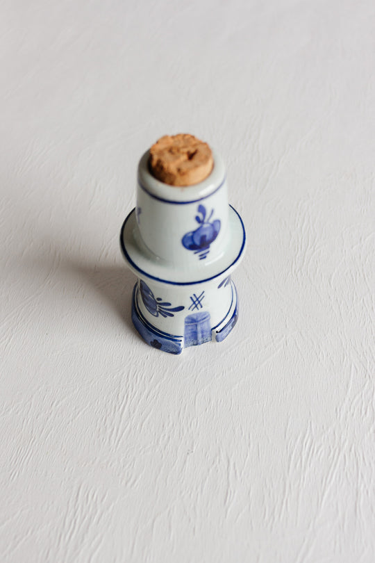 vintage delft blue and white shaker