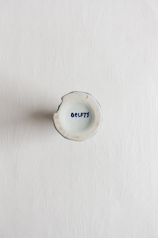 vintage delft blue and white shaker