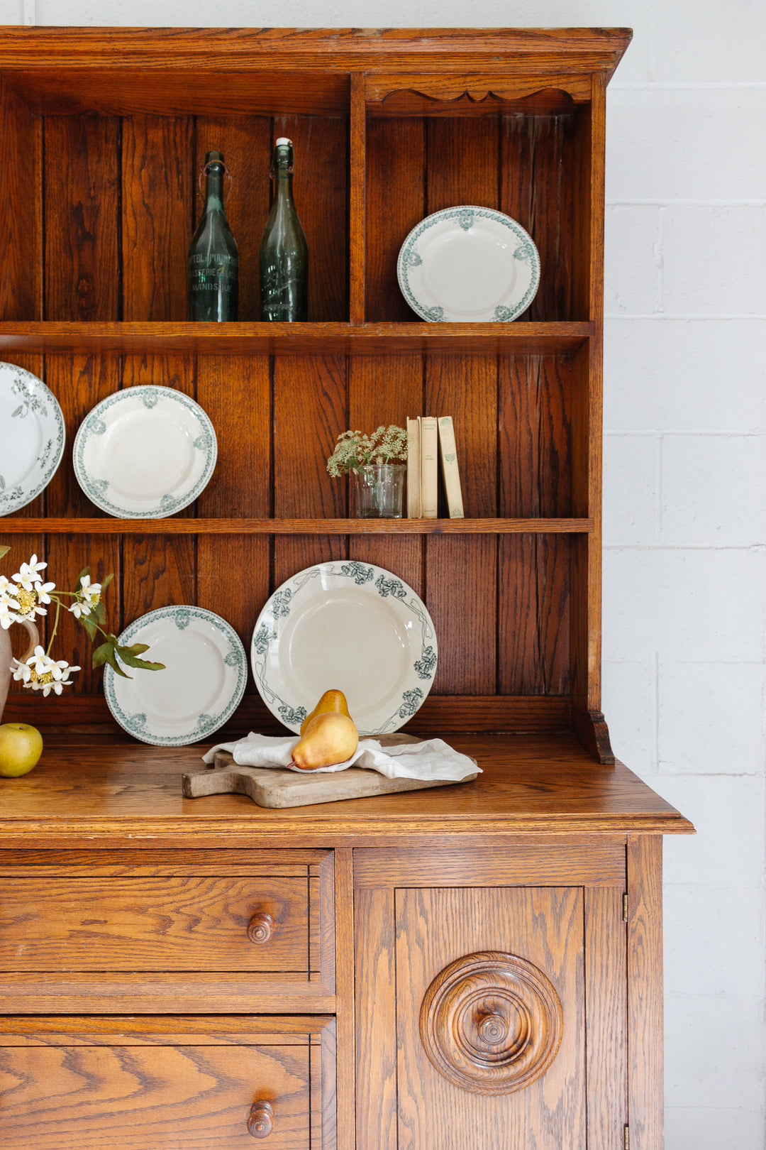 Early 20th century English oak hutch