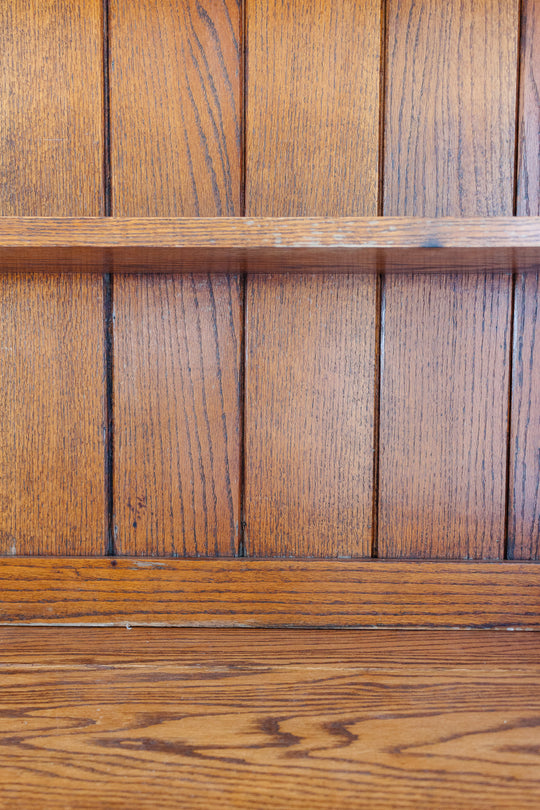 Early 20th century English oak hutch