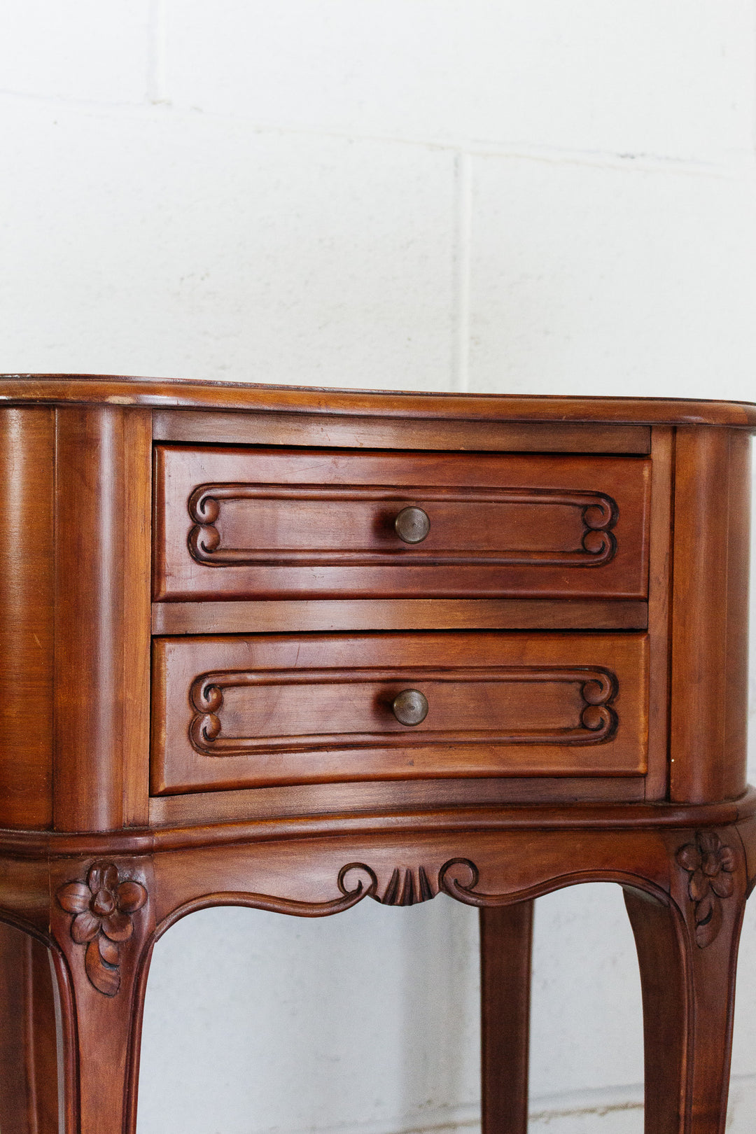 pair of vintage louis xv style kidney shape and cabriole leg nightstands