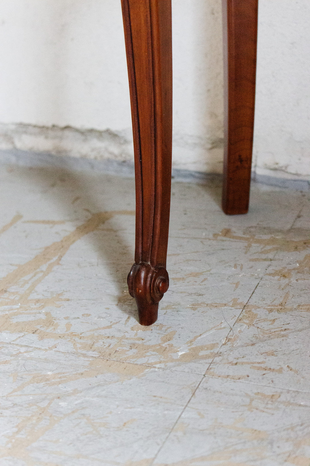 pair of vintage louis xv style kidney shape and cabriole leg nightstands