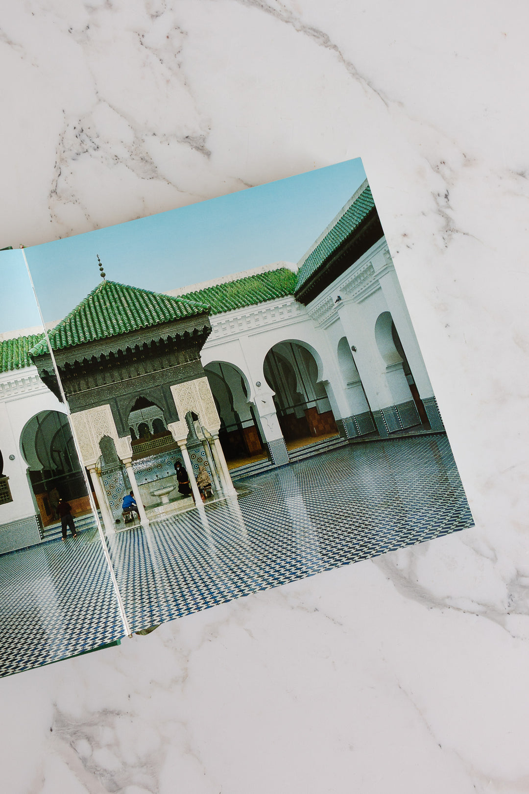 "fès cité de l'art et du savoir" vintage Moroccan art book