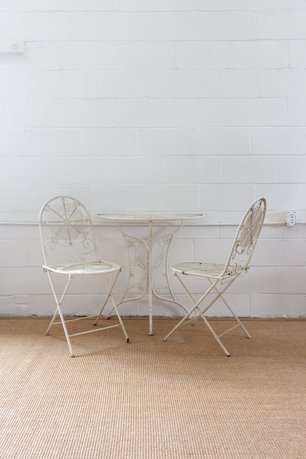 1940s French wrought iron "jardin" bistro set