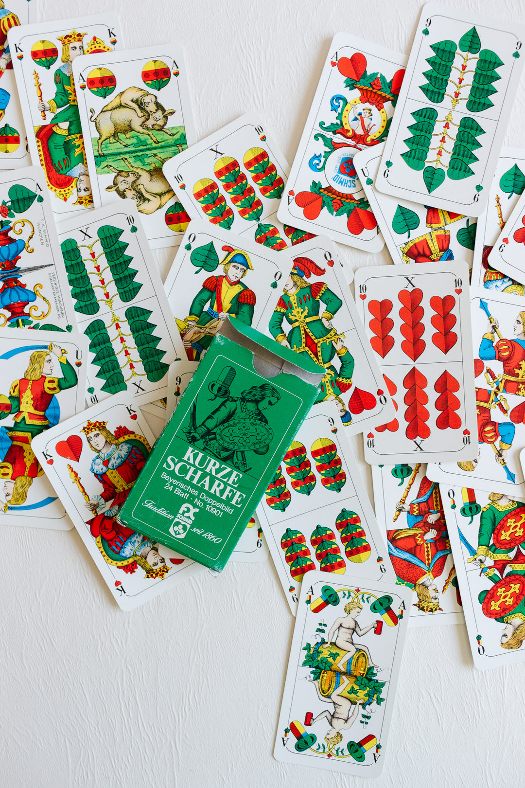 vintage deck of Kurze Scharfe playing cards