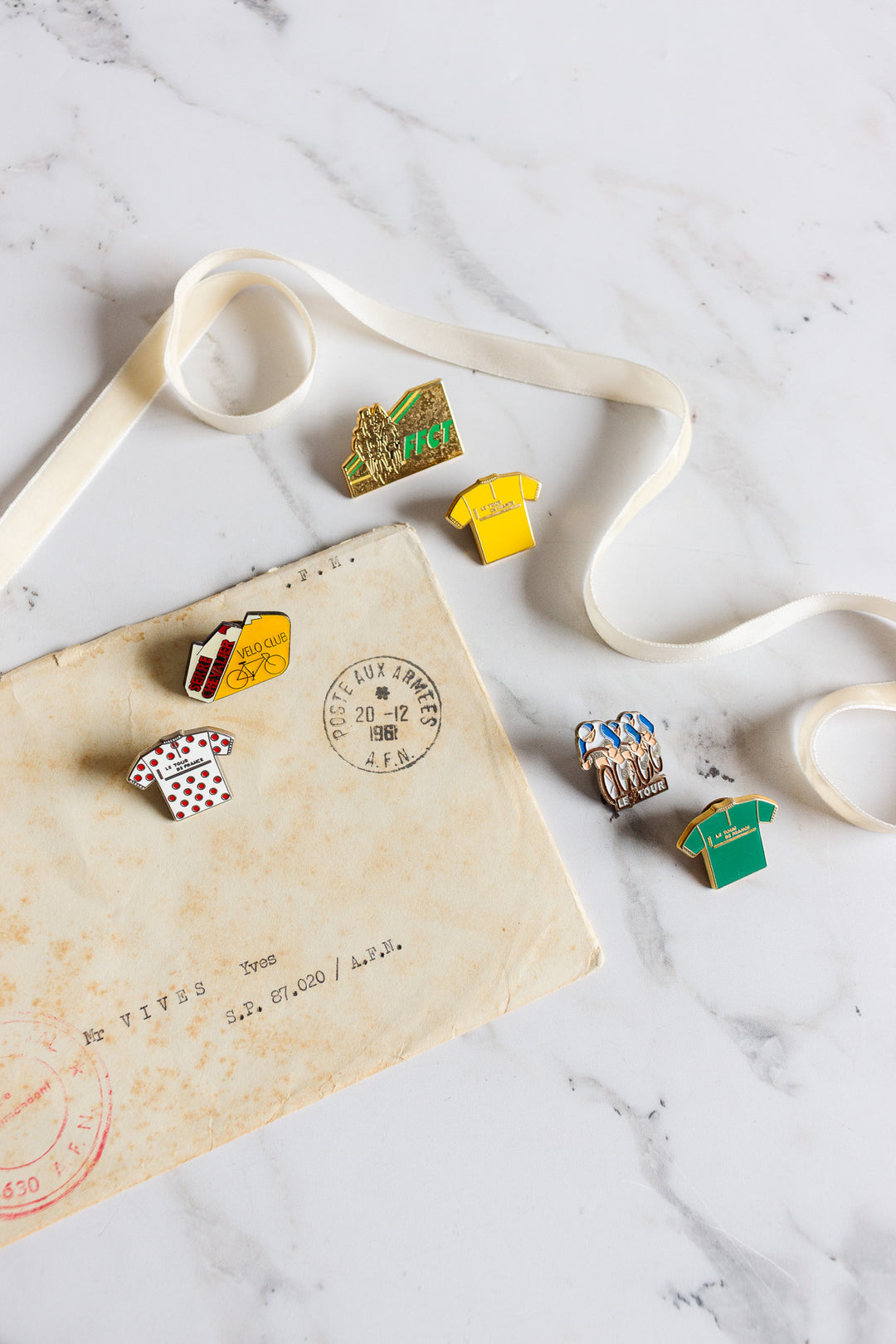 vintage tour de France set of 6 pins