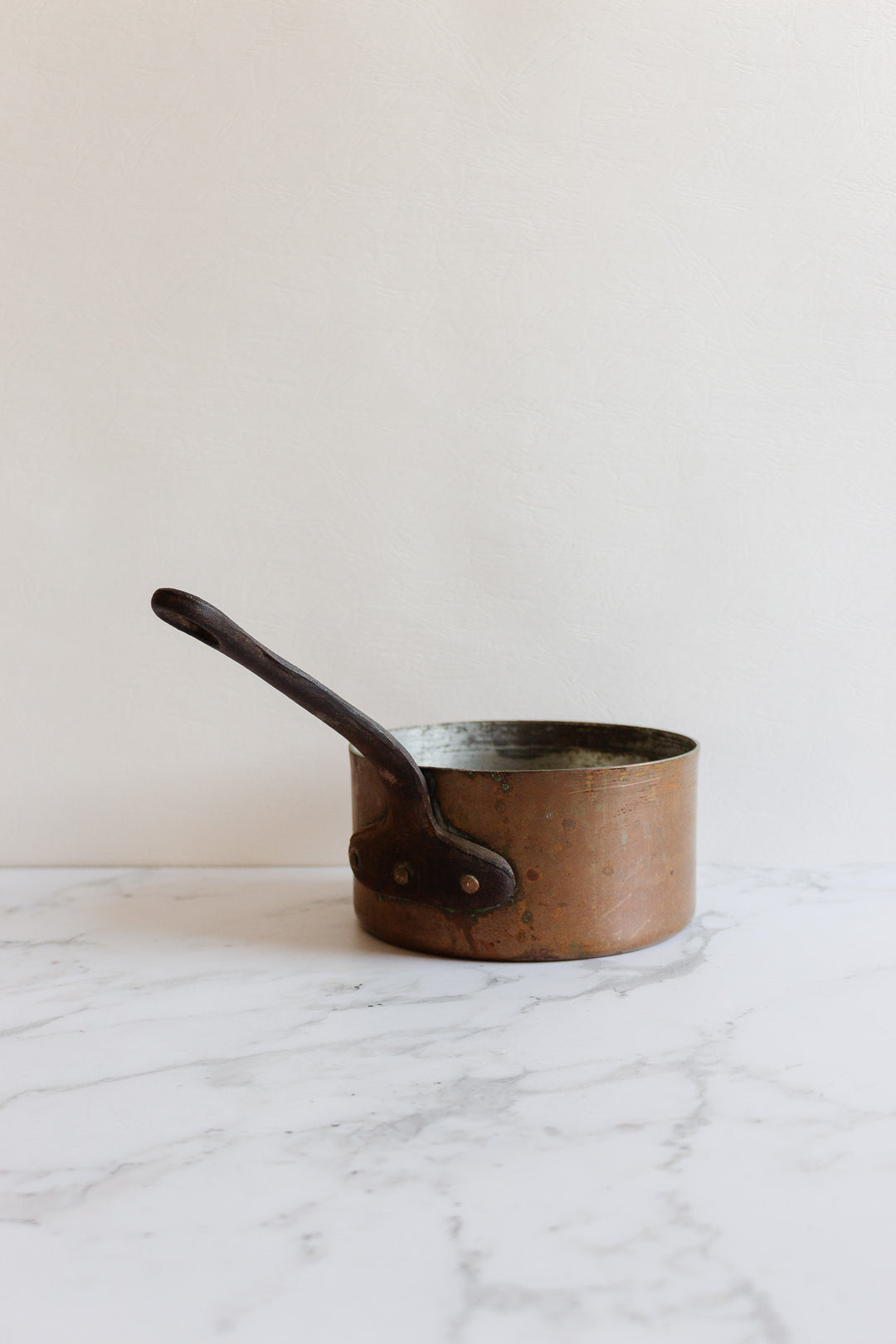 set of 5 antique french copper and cast iron pots