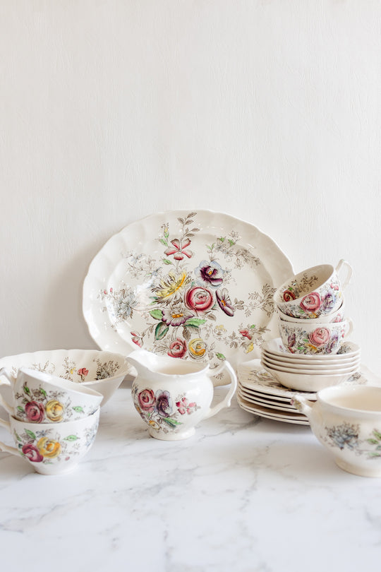 Johnson Bros “Sheraton” Dishware Set (circa 1944–1955)