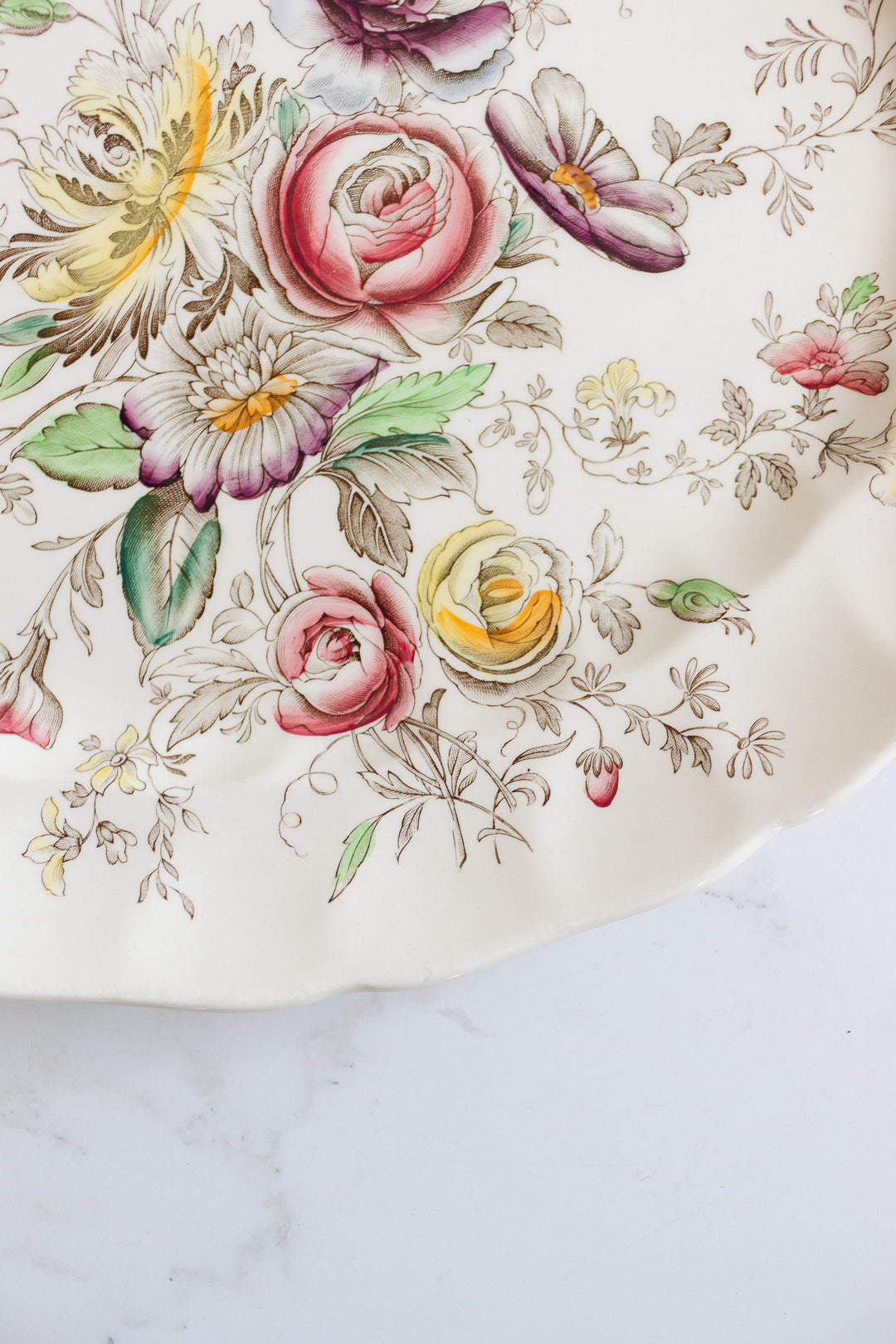 Johnson Bros “Sheraton” Dishware Set (circa 1944–1955)