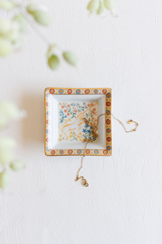 vintage french limoges trinket dish by philippe deshoulières depicting "la dame à la licorne"