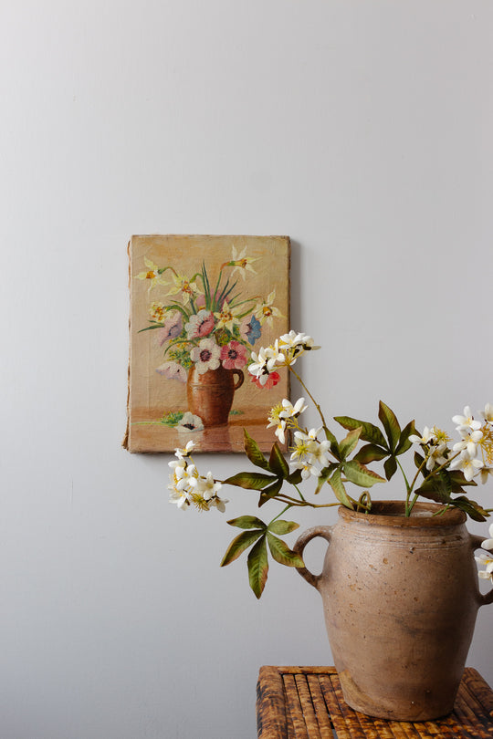 bouquet dans le pot en grès
