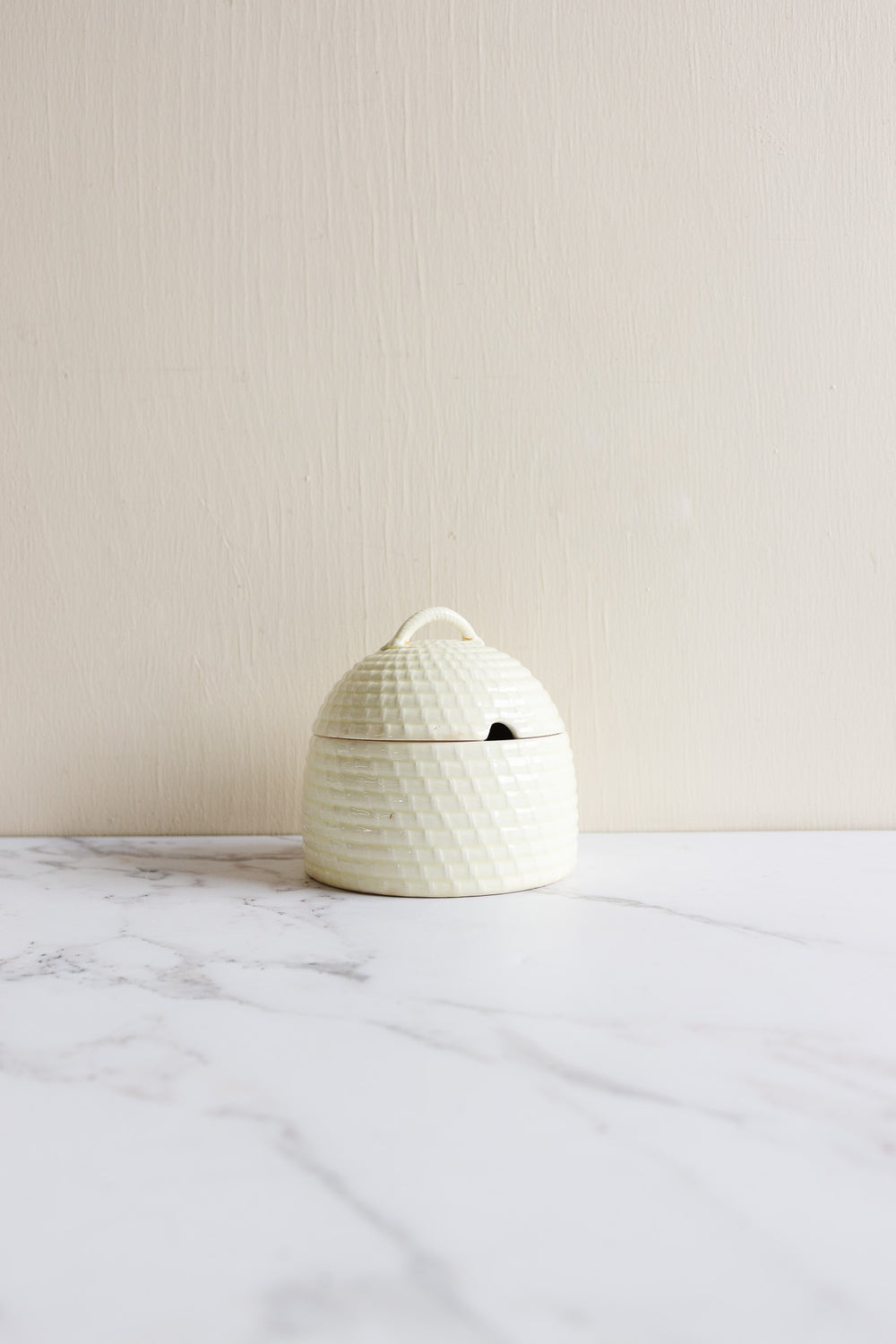 rare wedgwood bee hive honey pot