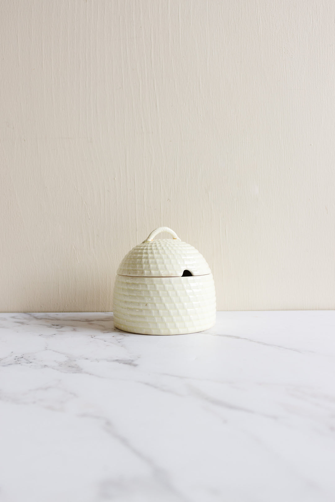 rare wedgwood bee hive honey pot