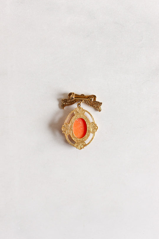 vintage English carved shell cameo brooch
