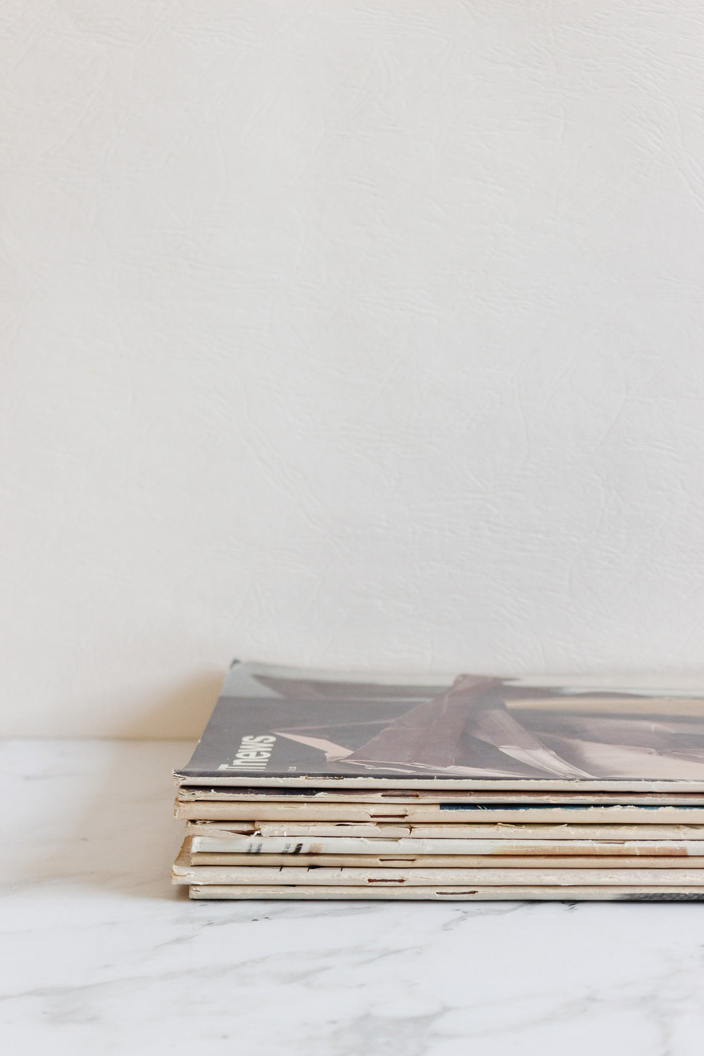 vintage art news magazine