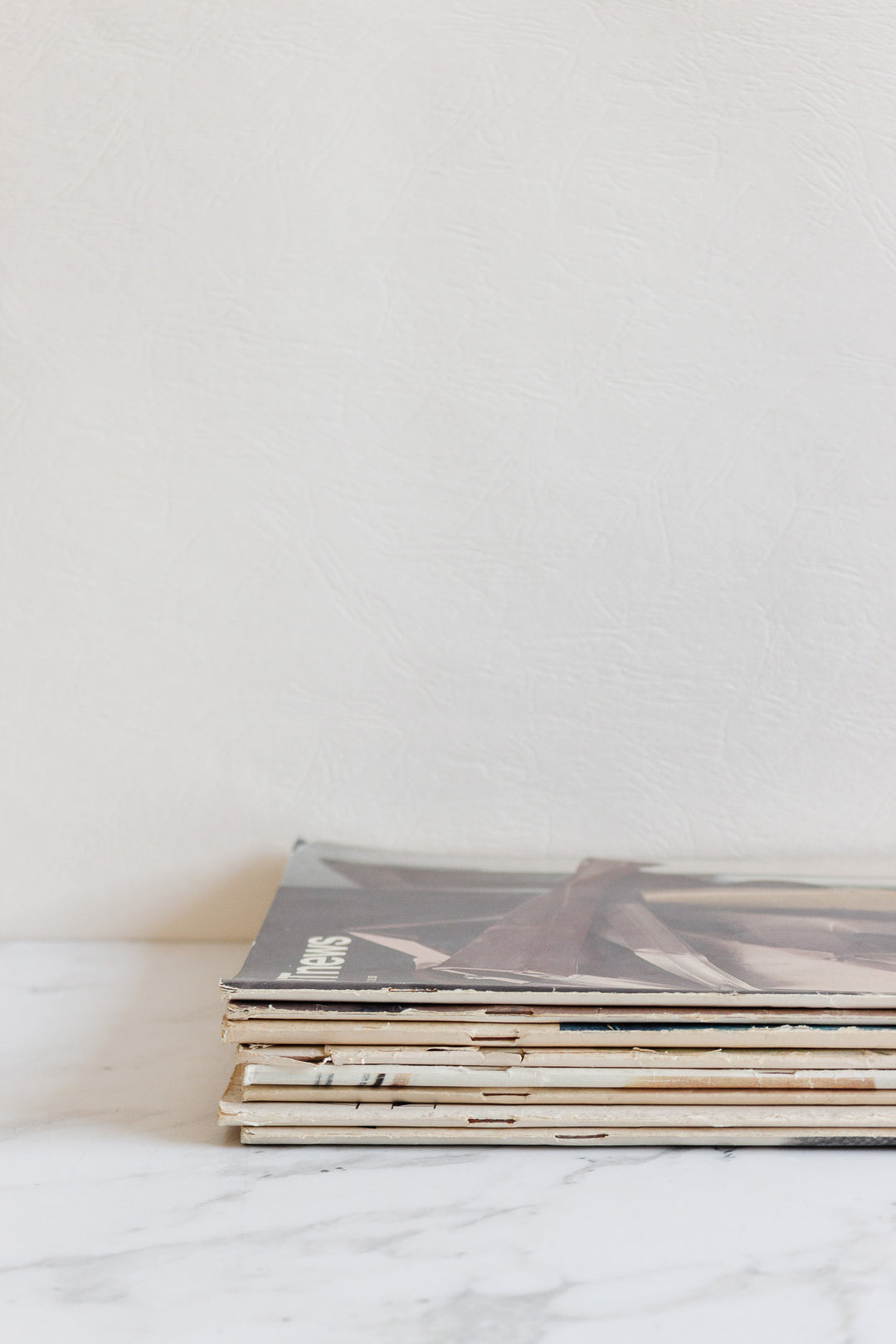 vintage art news magazine