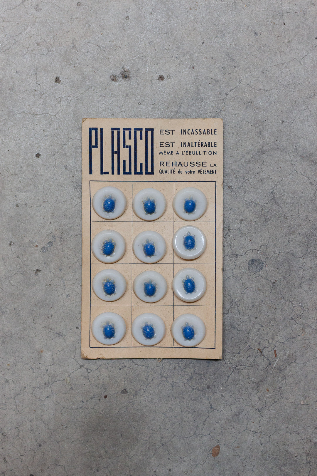 midcentury french unbreakable "plasco" button card