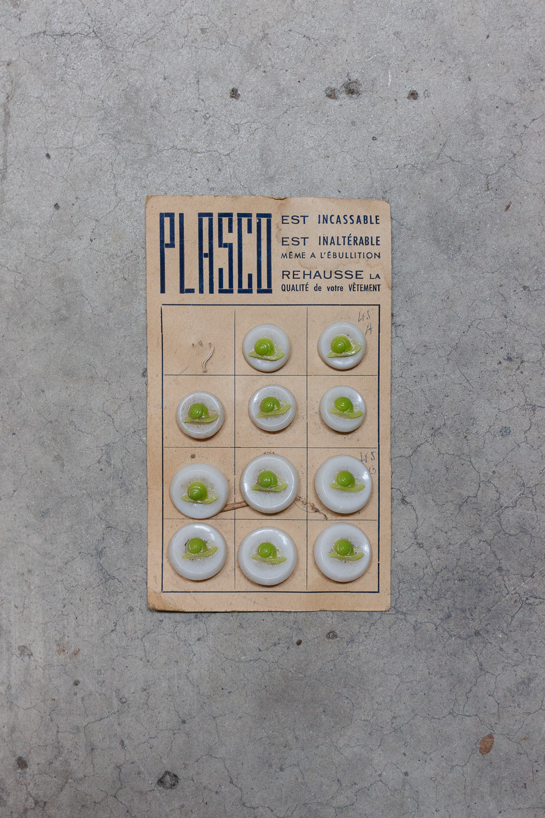 midcentury french unbreakable "plasco" button card