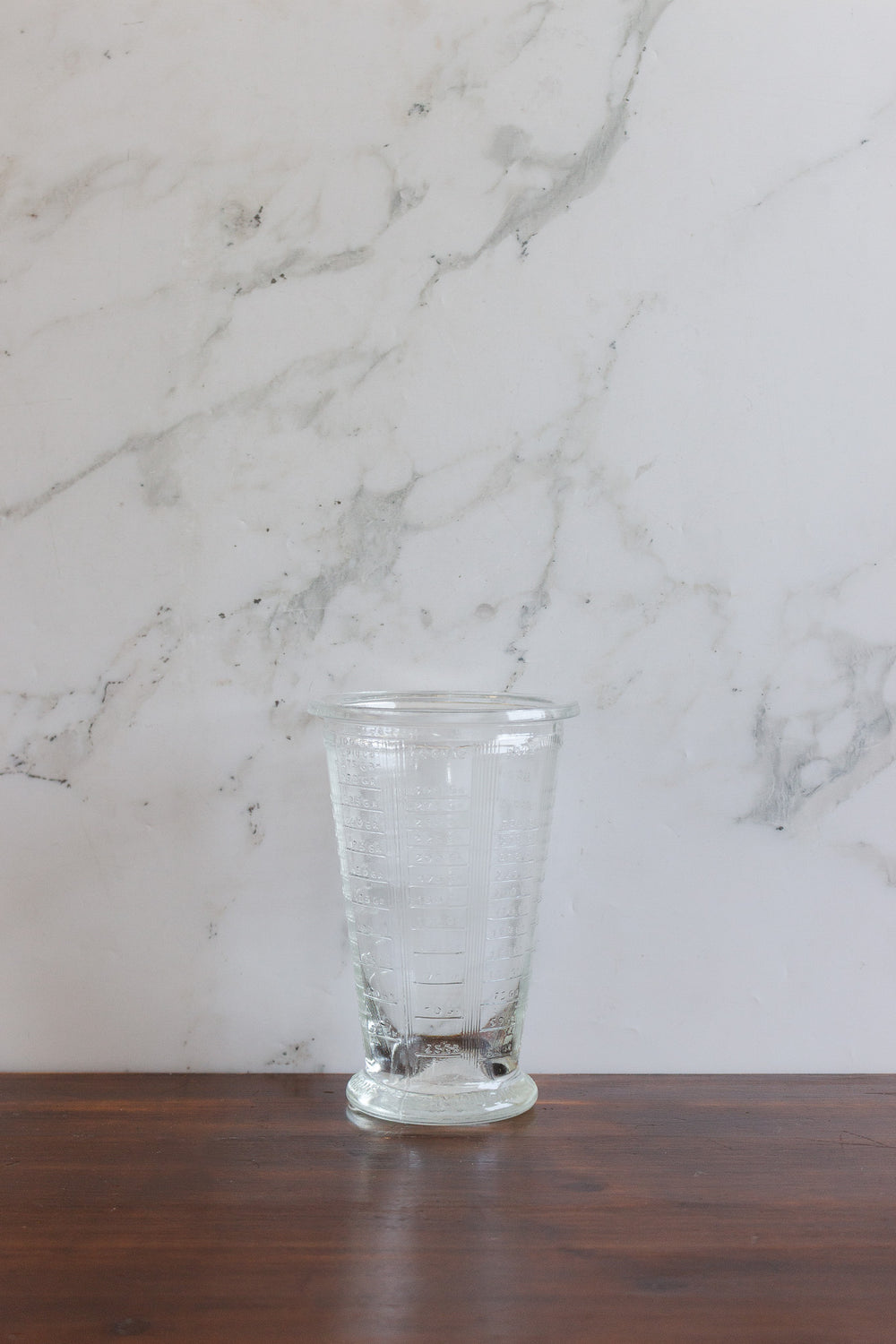 1940s french pressed glass measuring cup