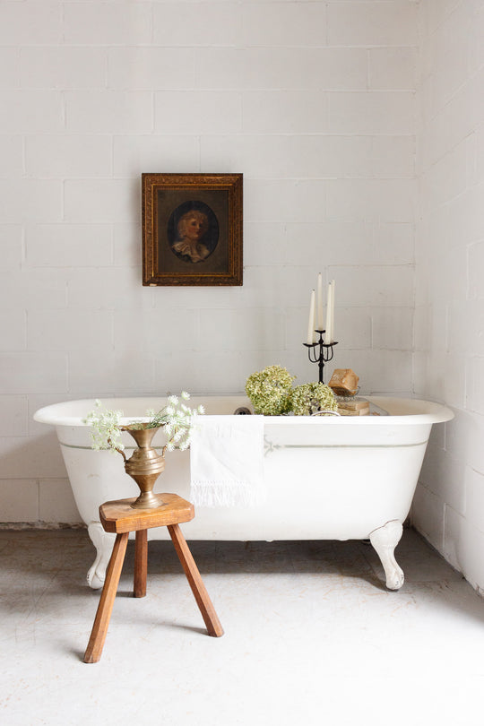 1950s french roll top enamel cast iron clawfoot tub