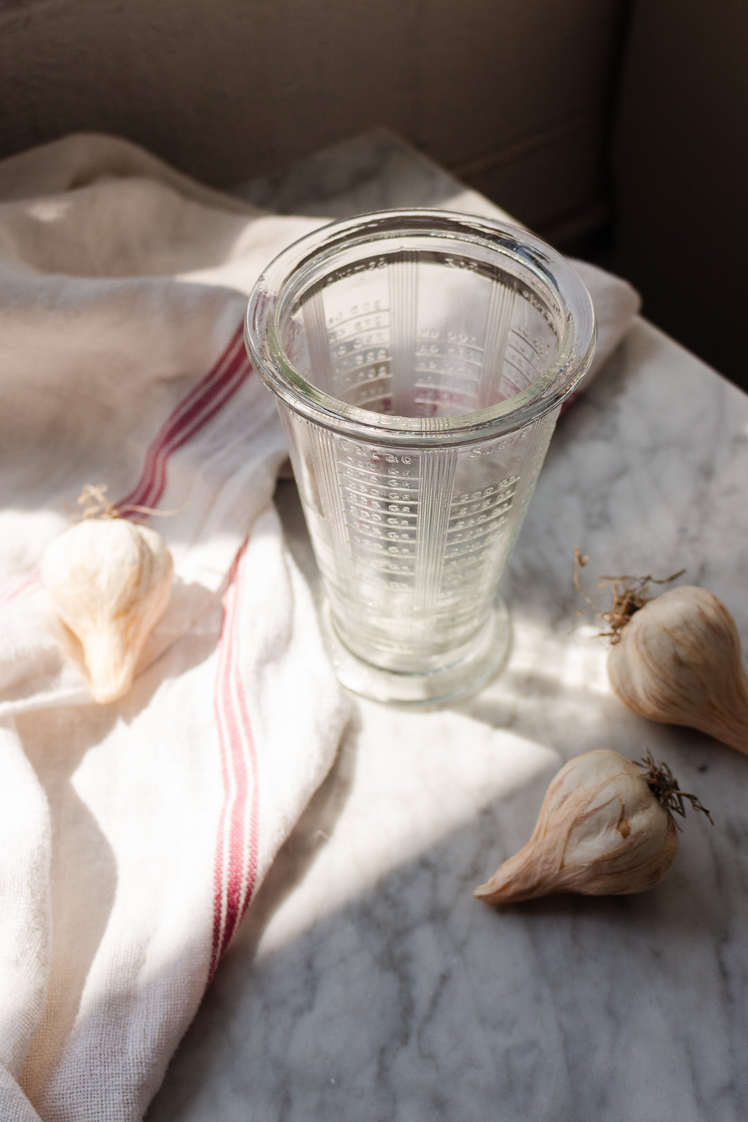 1940s french pressed glass measuring cup