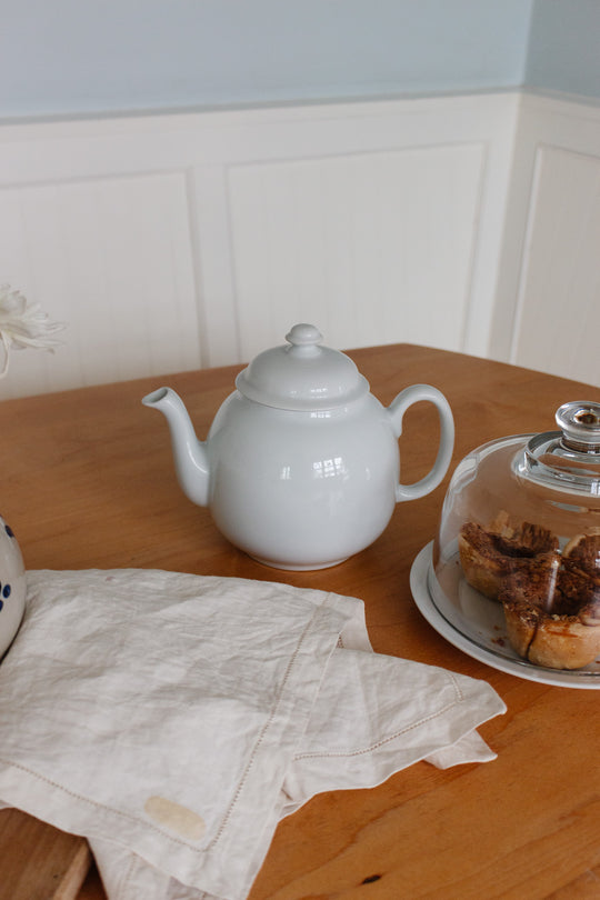 vintage French porcelain tea pot, 1 L