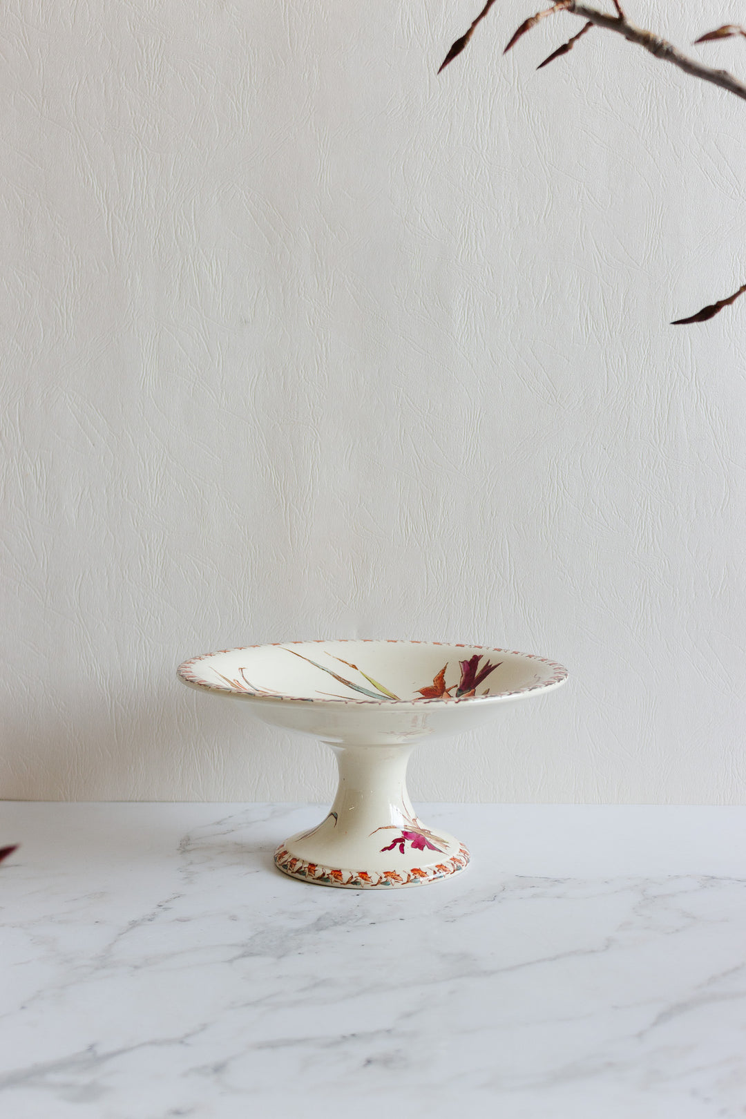 turn of the century porcelaine opaque de gien "glaïeul" polychrome compotier