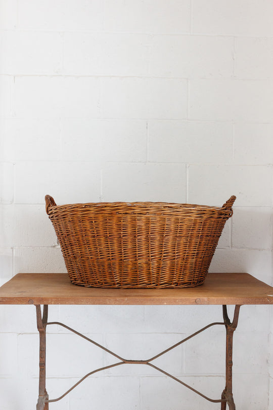 1920s French extra large laundry basket