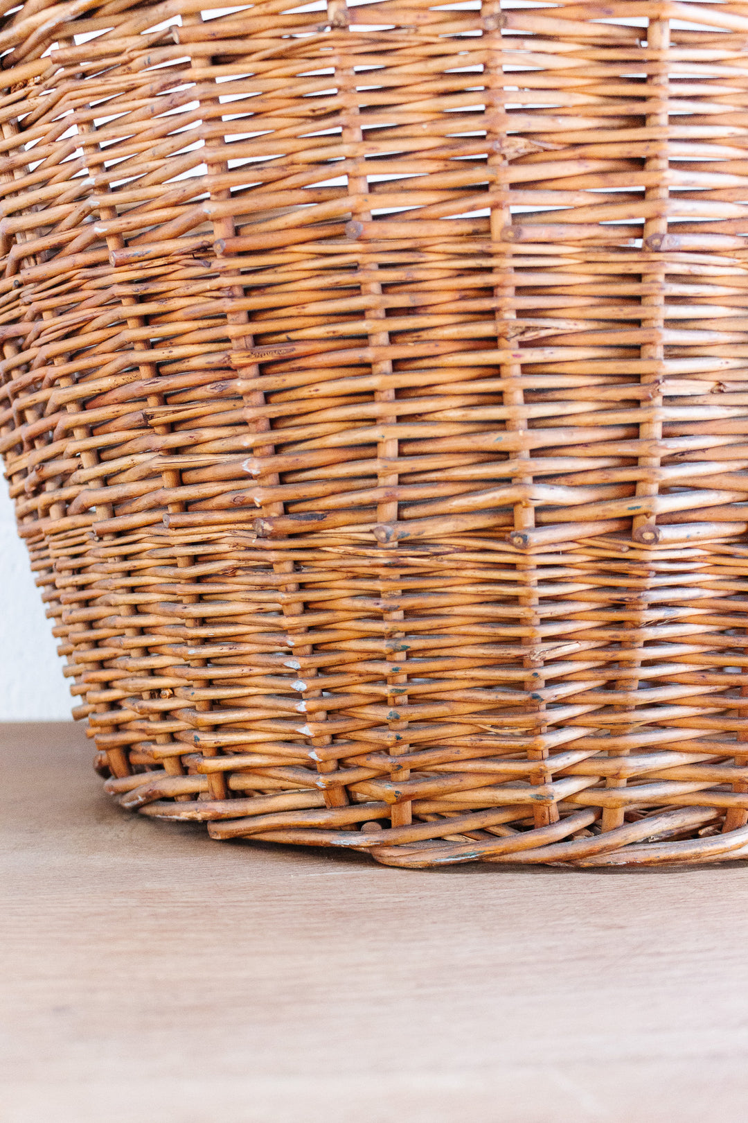 1920s French extra large laundry basket